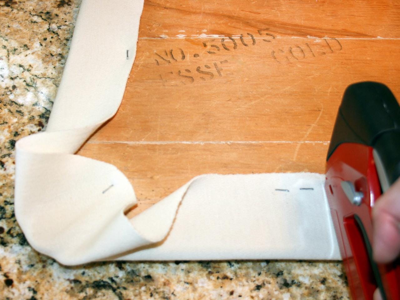 تعویض رویه صندلی